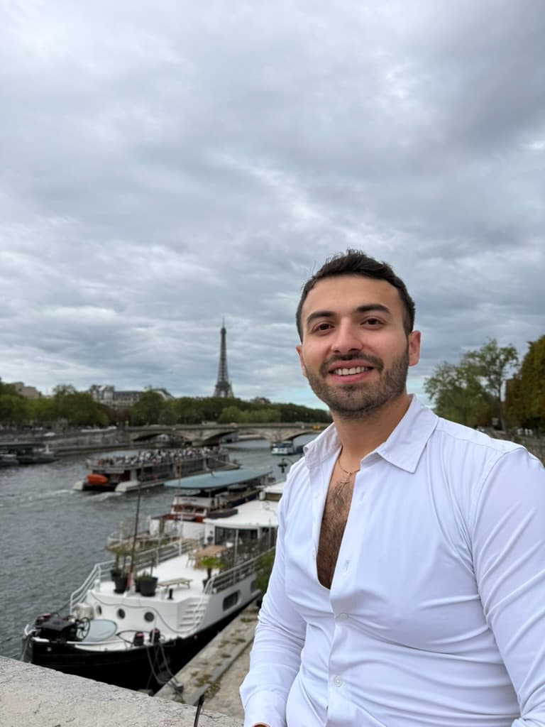 Founder of B-Events on the banks of the Seine in Paris
